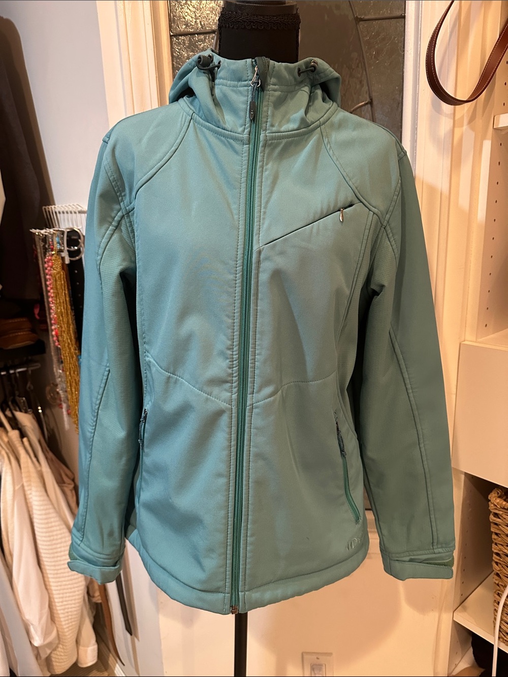 Double Diamond Women’s Teal Hooded Softshell Jacket size medium